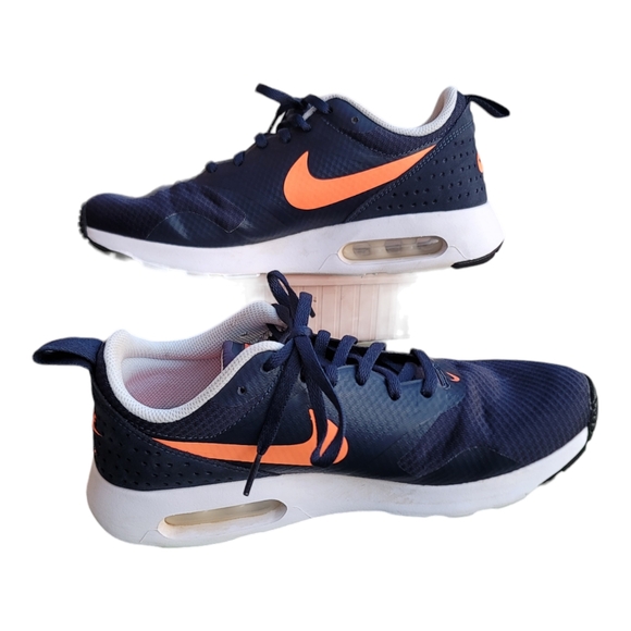 NIKE WOMANS AIR MAX TAVAS ATHLETIC SHOES - Picture 3 of 5
